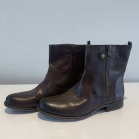 Fashionable leather brown bootie Naturalizer - 11 Wide - Picture 1 of 4